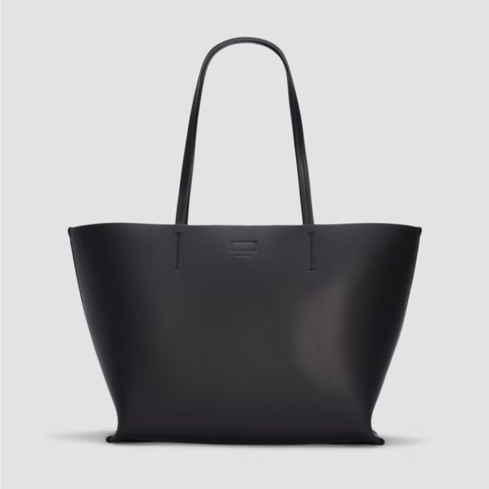 Black Luxe Medium Italian Leather Tote from Everlane